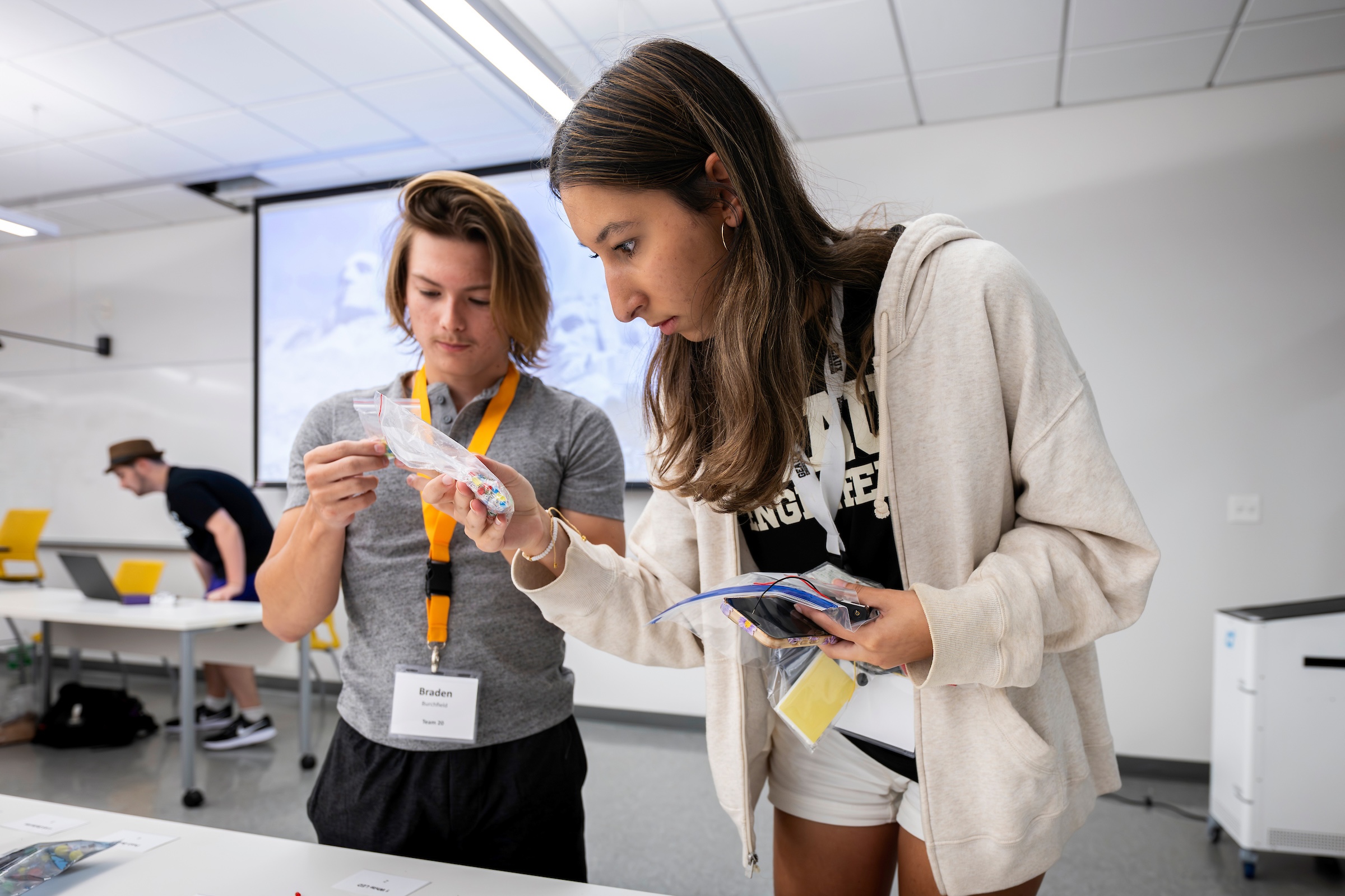 Students working together at Welcome Week.