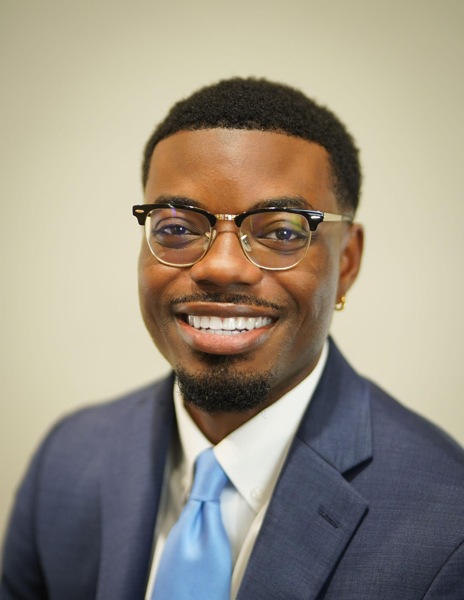 anthony-felder-headshot Portrait of Anthony Felder